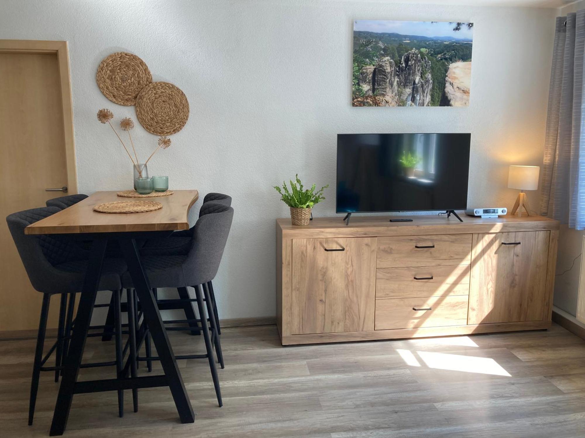 Sandstein-Ferien, Kamin, Fewo "Wanderfalke", Zentral & Ruhig, Terrasse, Saechs Schweiz Königstein Esterno foto